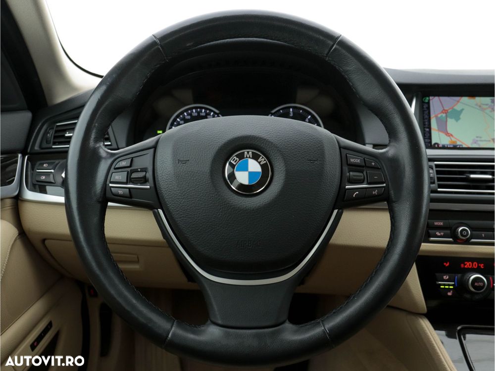 BMW Seria 5 520d Aut. Luxury Line - 14
