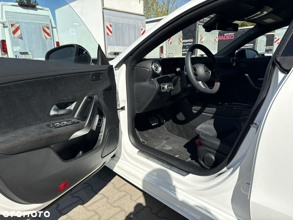 Mercedes-Benz CLA 200 mHEV AMG Line 7G-DCT - 10