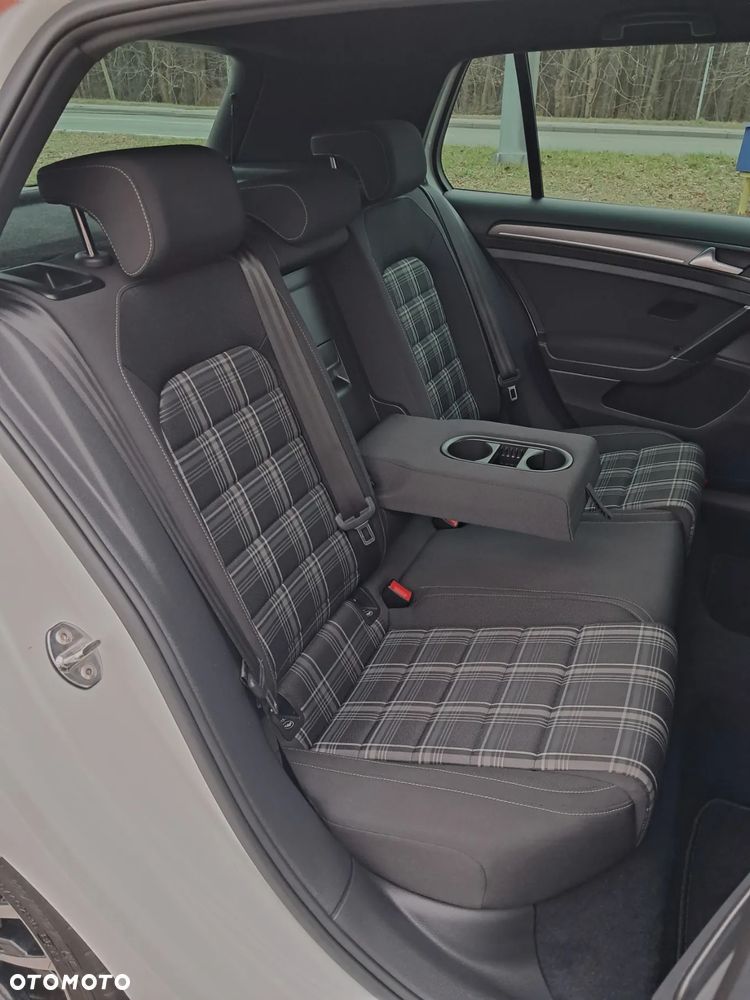 Volkswagen Golf GTD 2.0 TDI SCR DSG - 14
