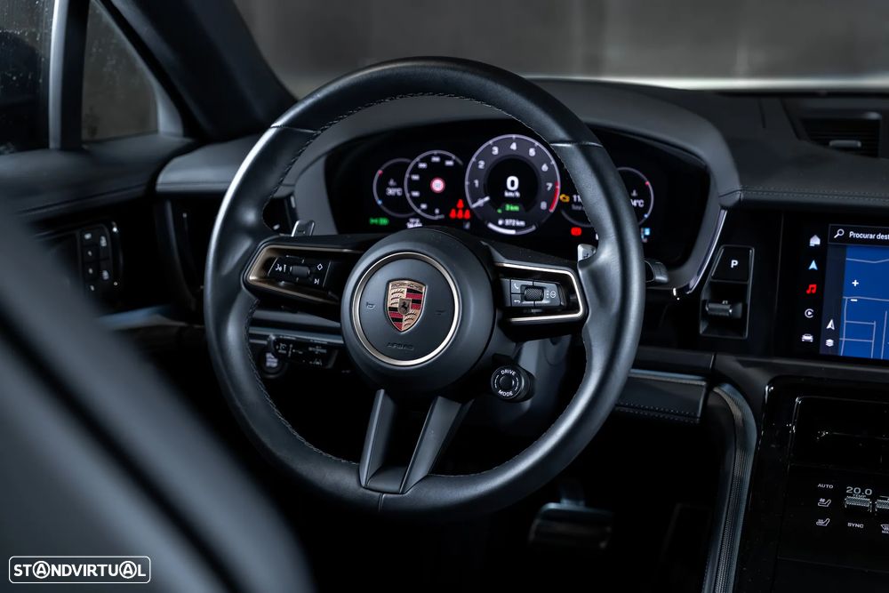 Porsche Panamera 4 E-Hybrid - 12