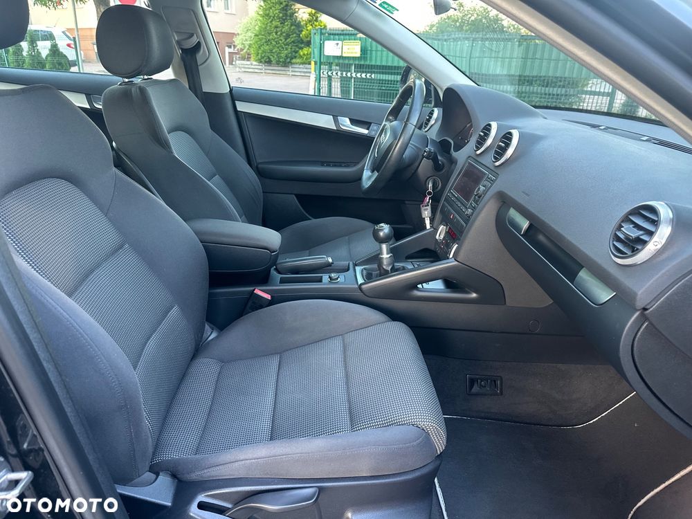 Audi A3 Sportback 2.0 TDI Ambiente - 13