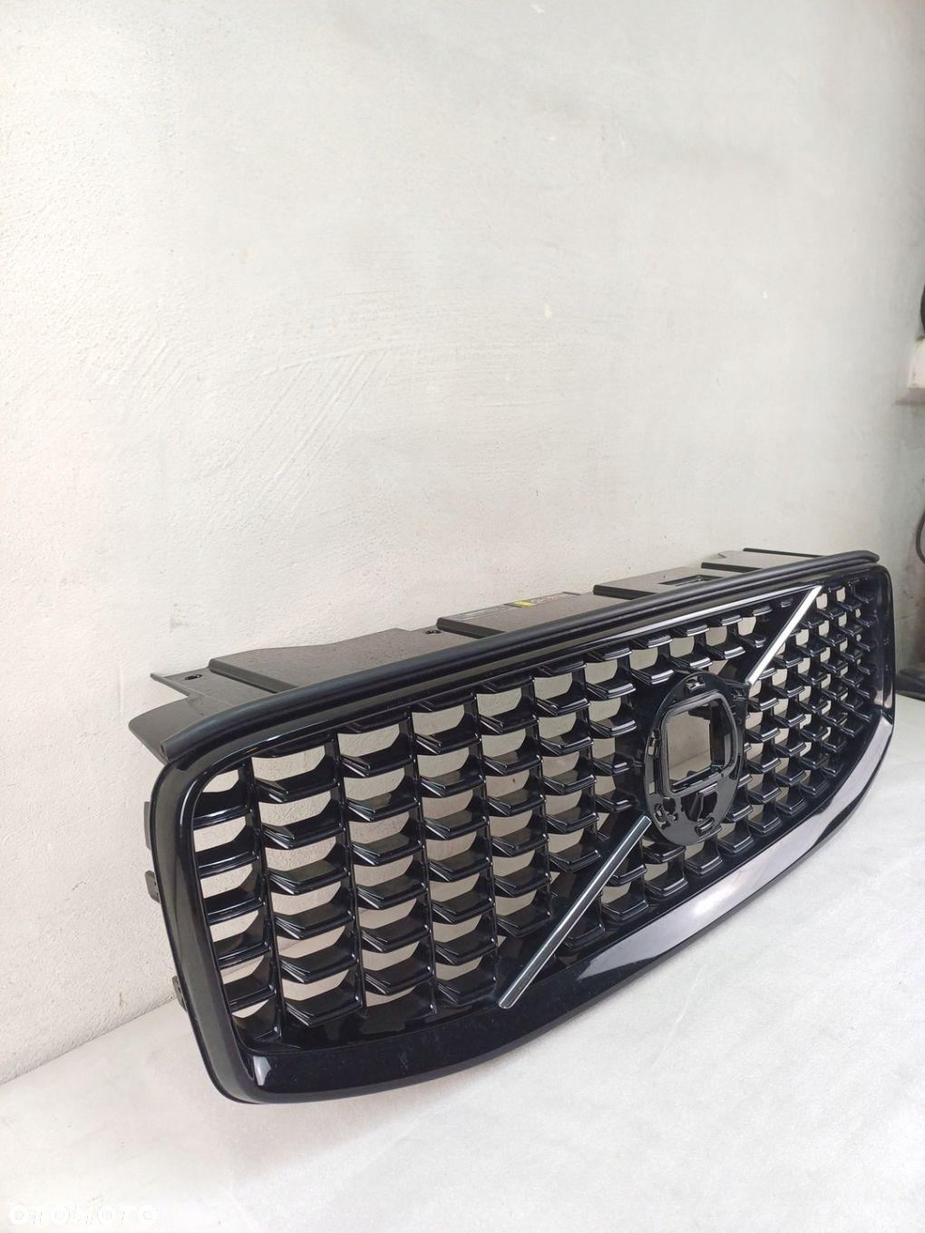 GRILL ATRAPA ZDERZAKA PRZÓD VOLVO XC60 II 2 LIFT 21- R-DESIGN - 2