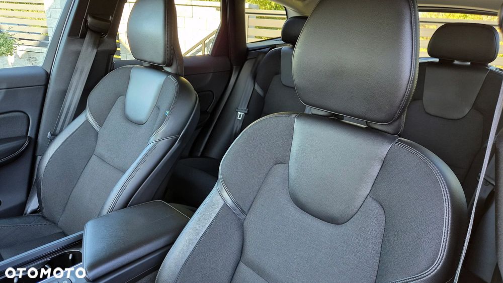 Volvo XC 60 D4 Momentum Pro - 12