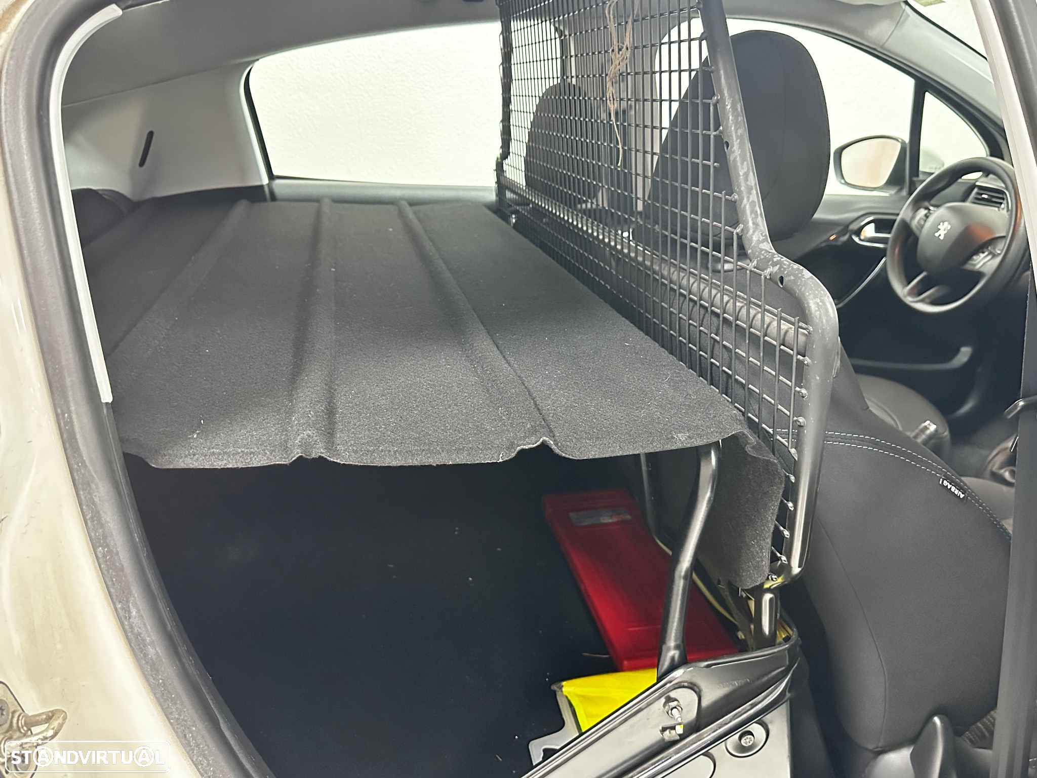 Peugeot 208 XA 1.6 Hdi - 16