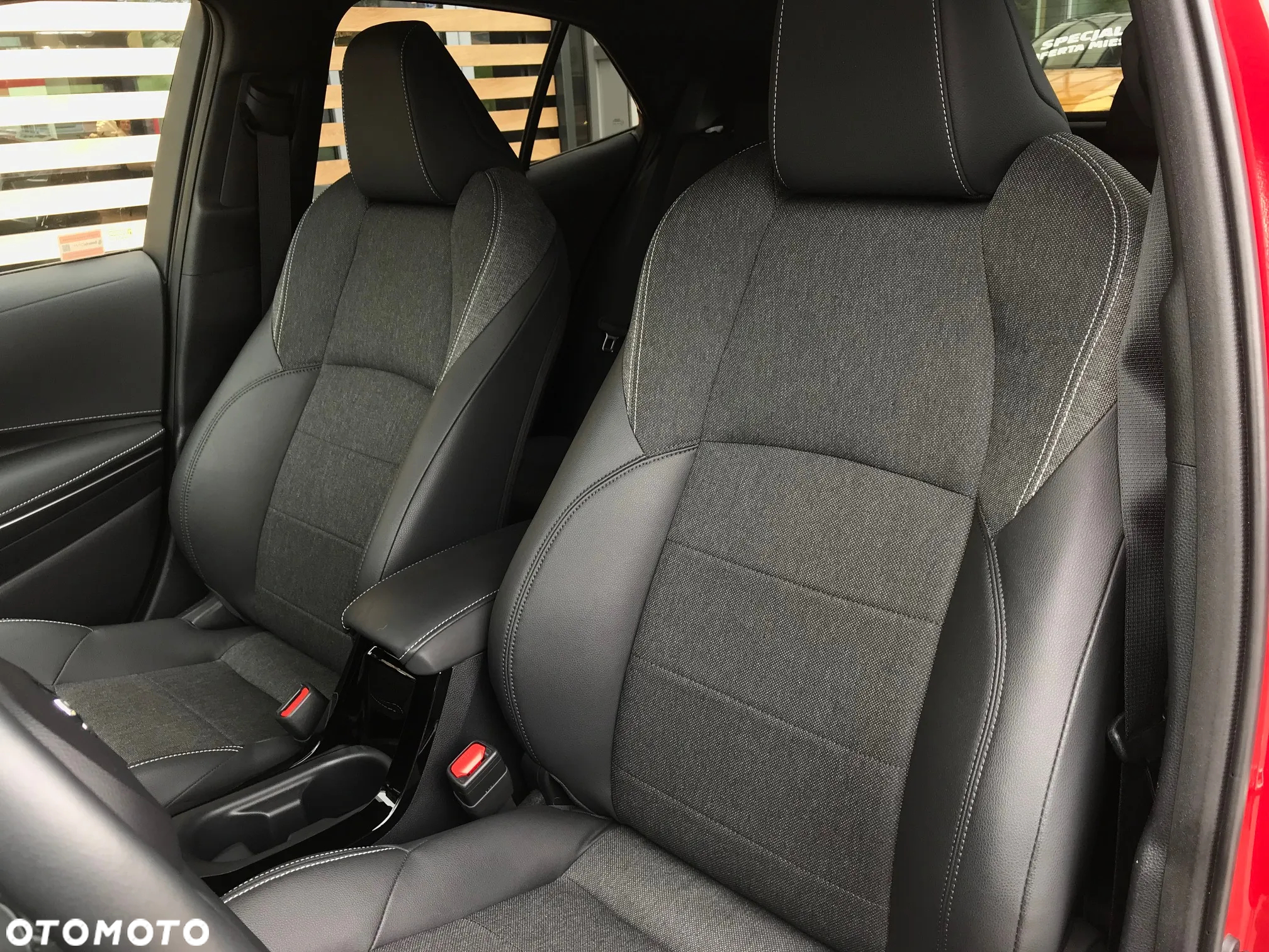 Toyota Corolla 1.8 Hybrid Style - 35