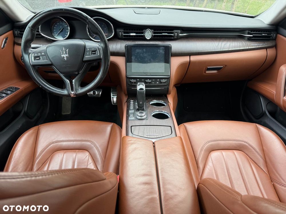 Maserati Quattroporte Q4 GranLusso - 12