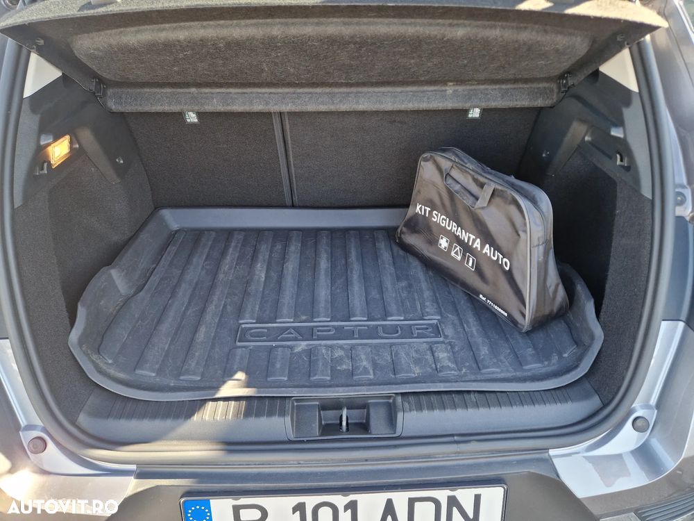 Renault Captur PHEV 160 Techno - 4