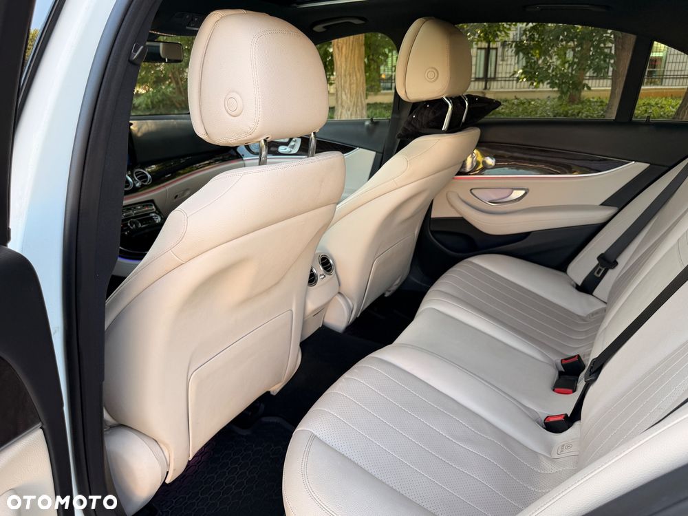 Mercedes-Benz Klasa E 300 9G-TRONIC - 17