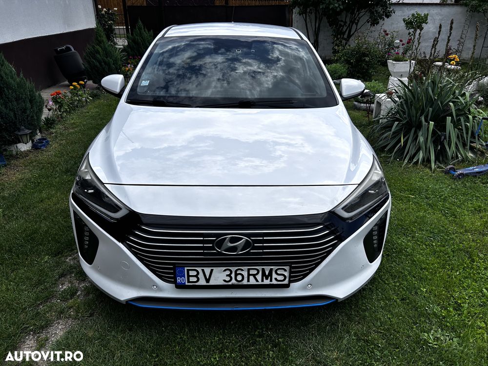 Hyundai IONIQ - 3