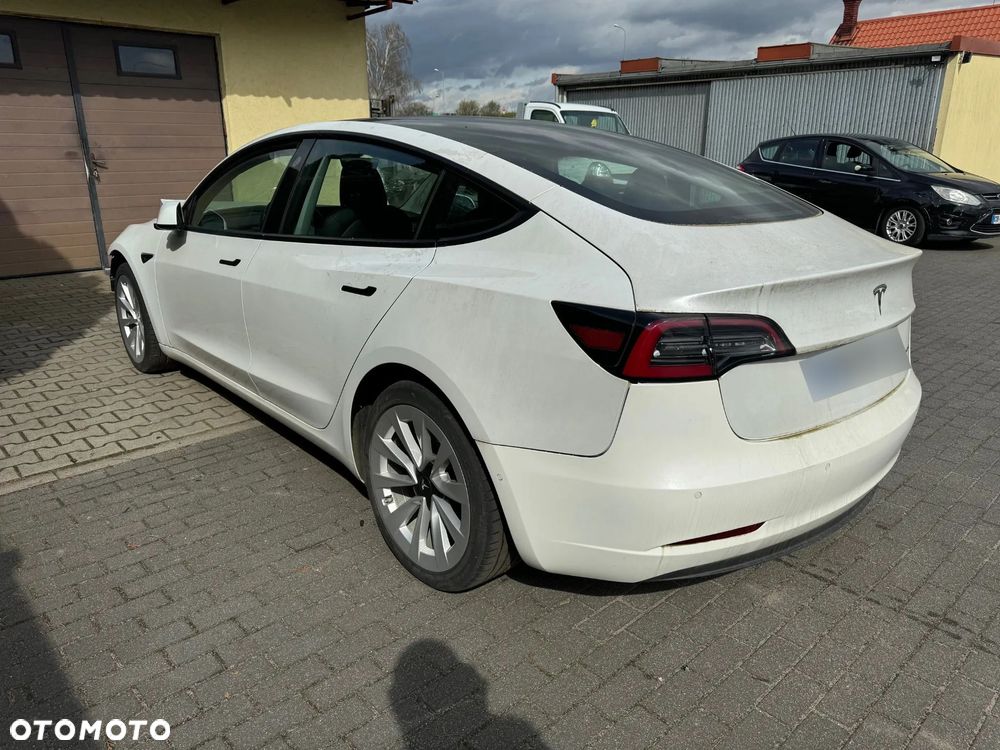 Tesla Model 3 - 7