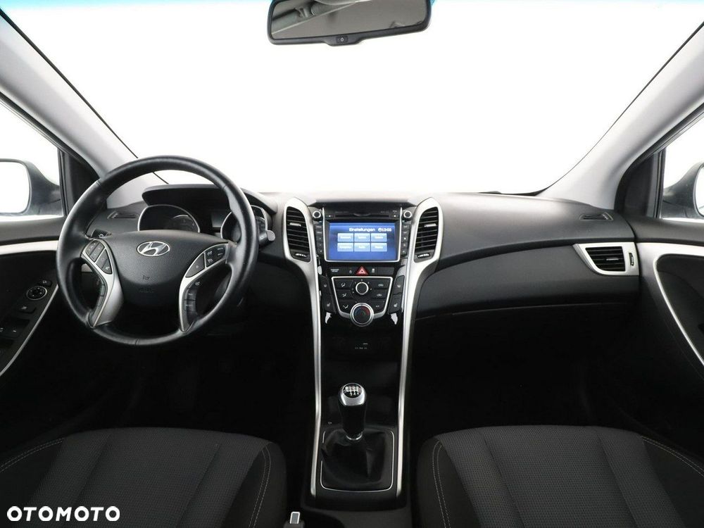 Hyundai i30 blue 1.6 CRDi Trend - 16