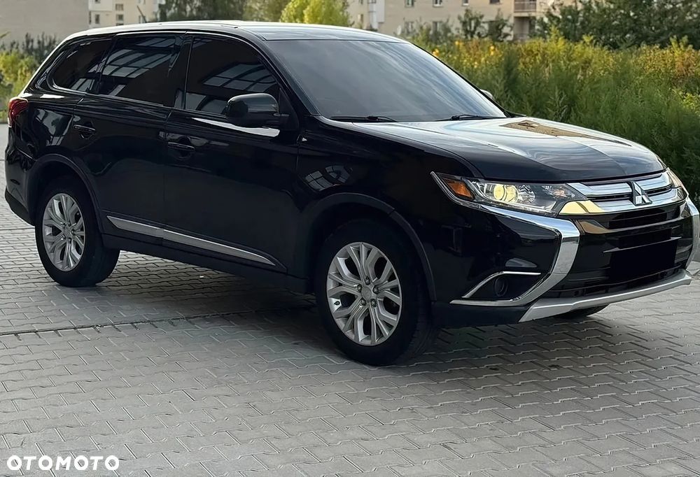 Mitsubishi Outlander - 1