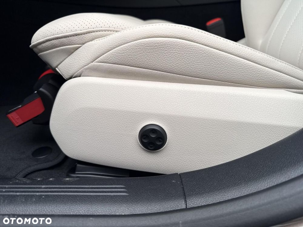 Mercedes-Benz Klasa E - 12