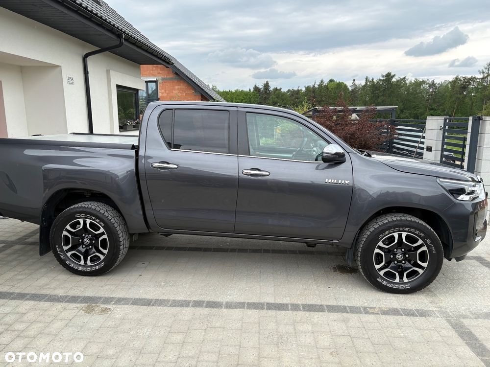 Toyota Hilux 2.8 D-4D Double Cab SR5+ 4x4 - 5