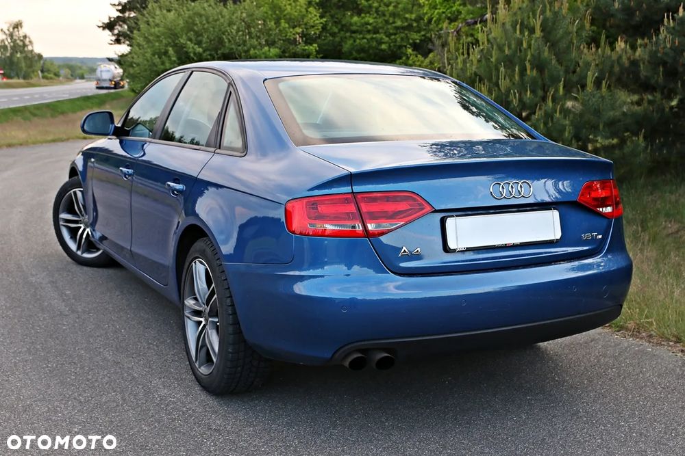 Audi A4 Limousine - 28