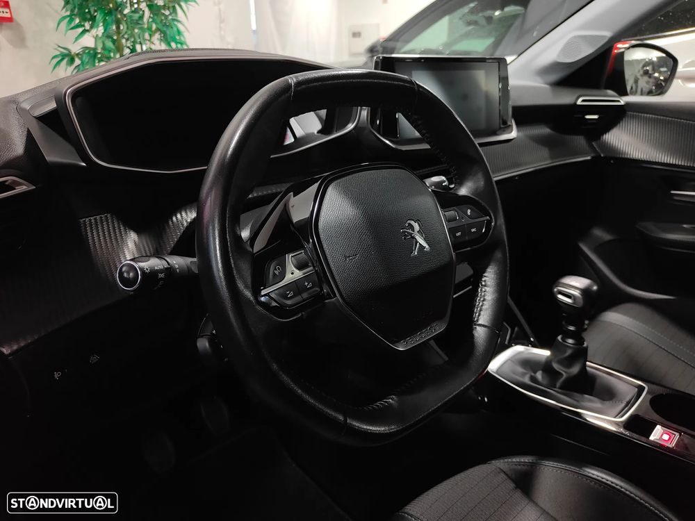 Peugeot 208 1.2 PureTech Allure EAT8 - 50