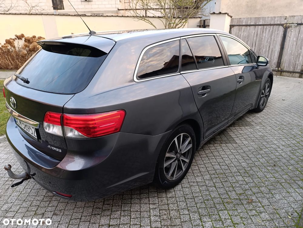 Toyota Avensis 2.0 D-4D - 7