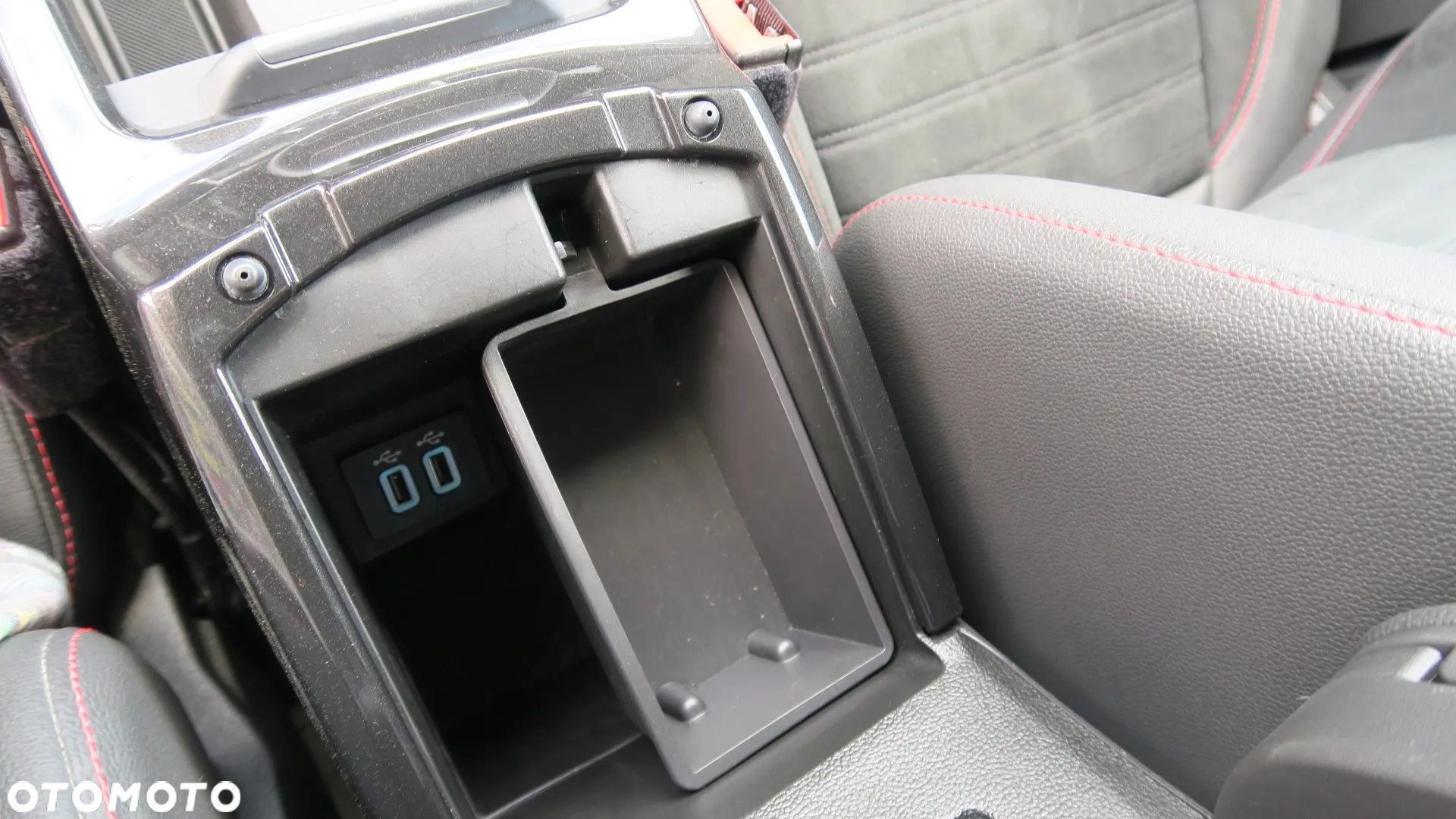 Ford Kuga - 31