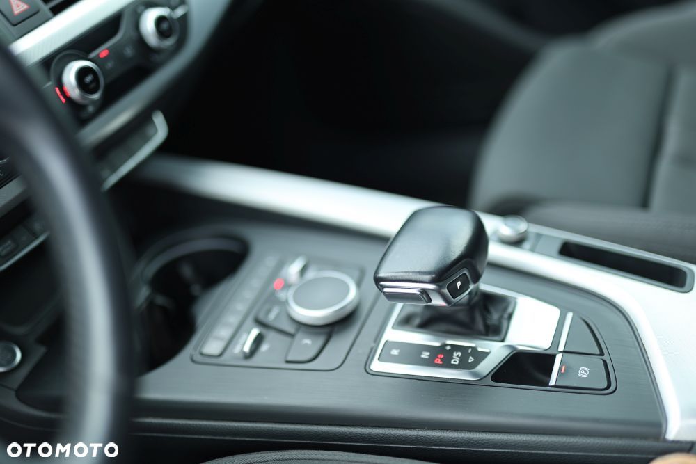 Audi A4 Avant 2.0 TDI S tronic - 15