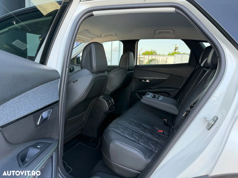 Peugeot 3008 PHEV 300 EAT8 4X4 GT - 17