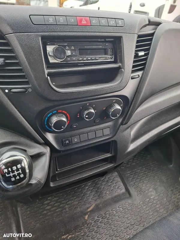 Iveco DAILY 35S14H-Carosare BOX IZOLAT TIP SNACK - 6