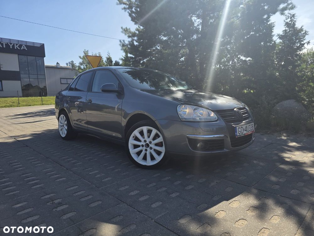 Volkswagen Jetta 1.9 TDI Comfortline - 4