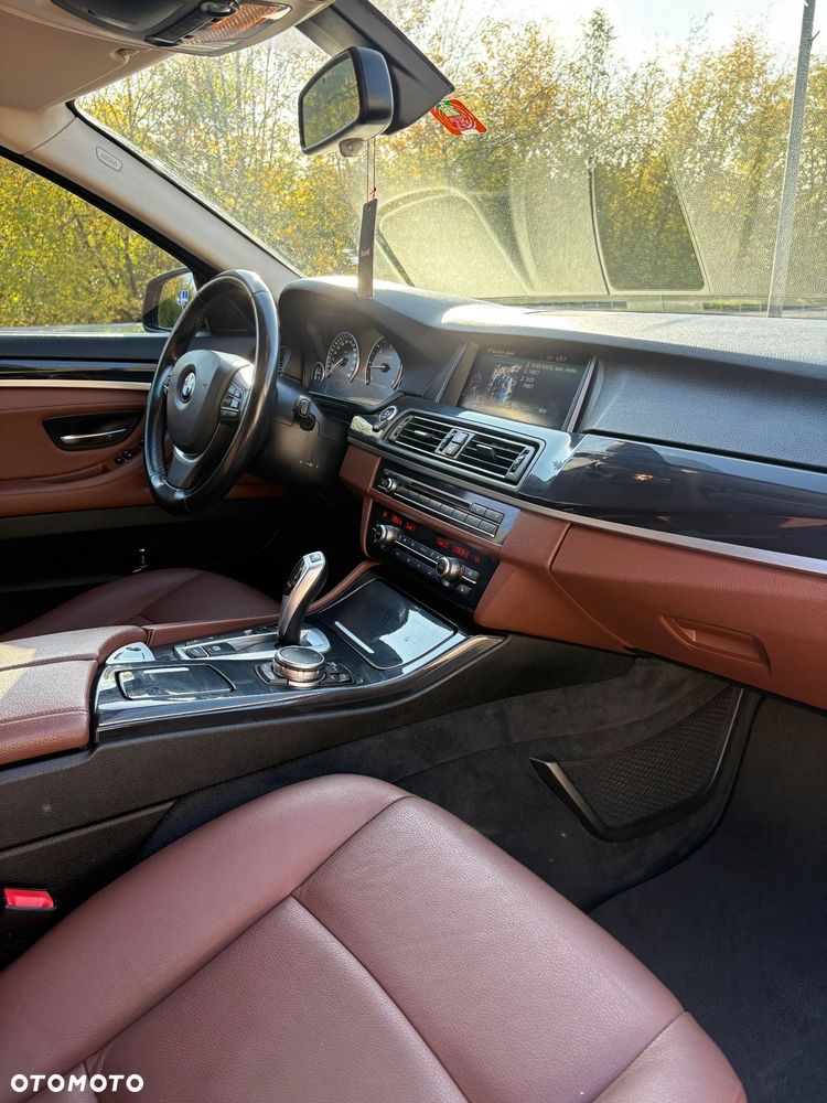 BMW Seria 5 520d xDrive - 18