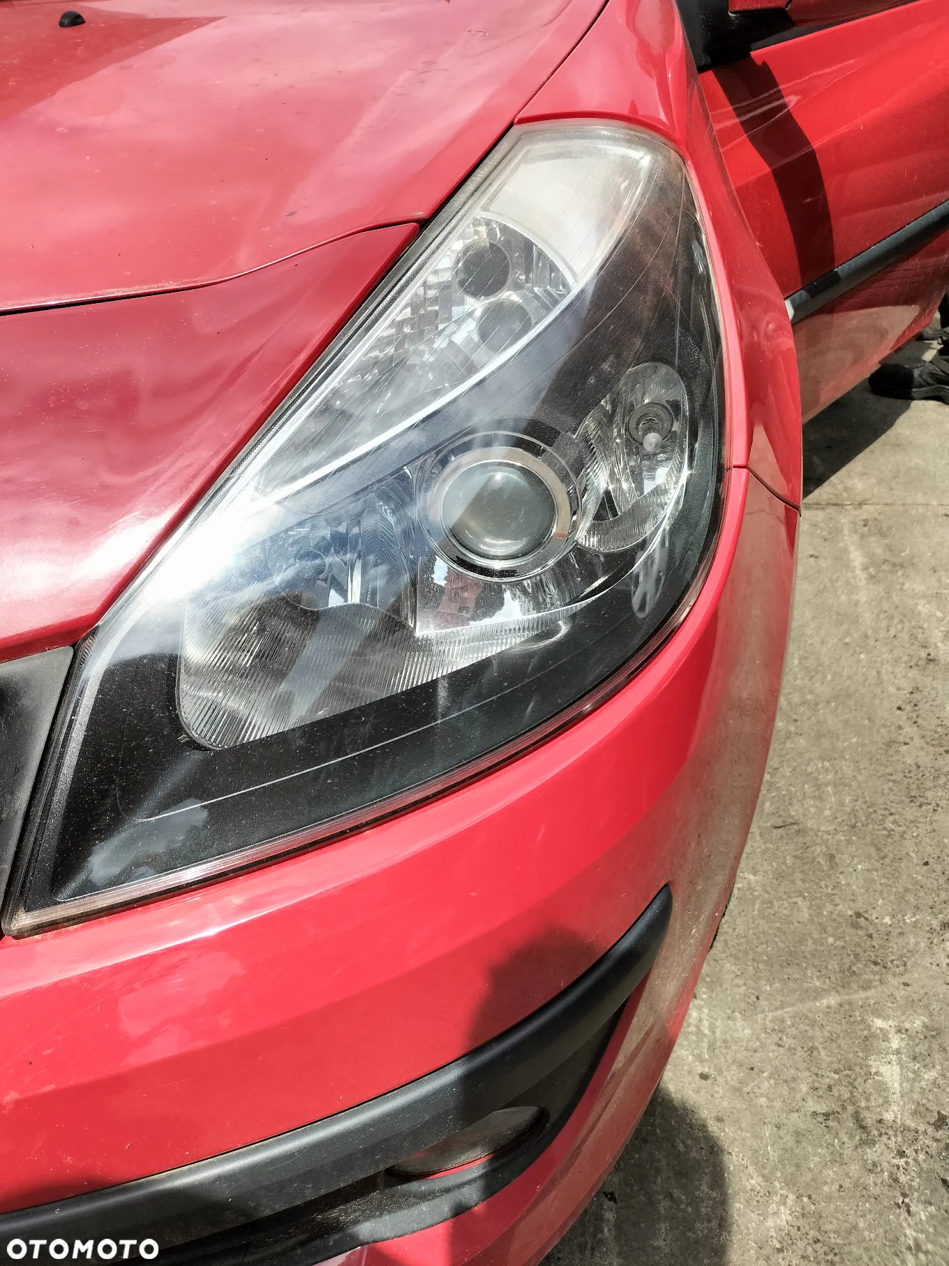 KLAPA BAGAŻNIKA RENAULT CLIO III 1.5 DCI 05-09r PRZED LIFT KOD LAK. OV727 - 27