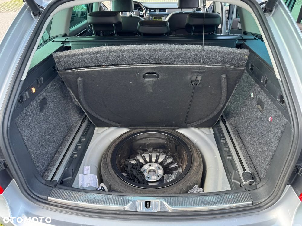 Skoda Superb 2.0 TDI 4x4 L&K DSG - 17