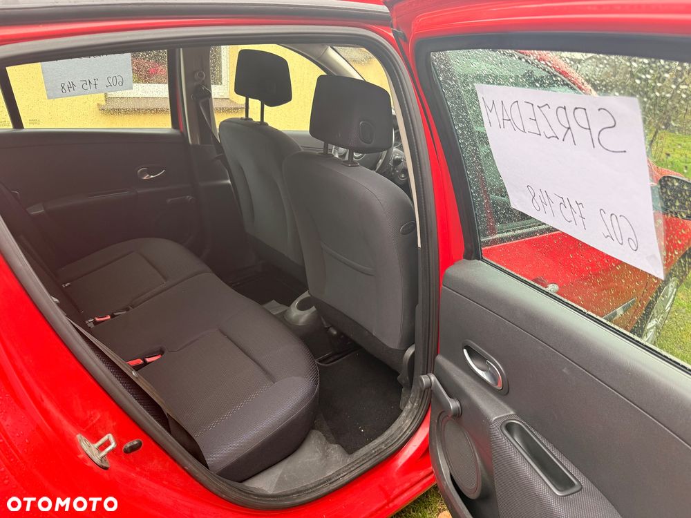 Renault Clio 1.2 16V 75 Expression - 14