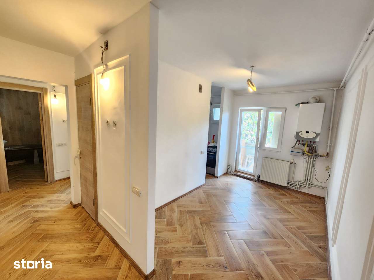 Vand apartament 2 camere decomandat zona Lunei 56mp — fotografia 1