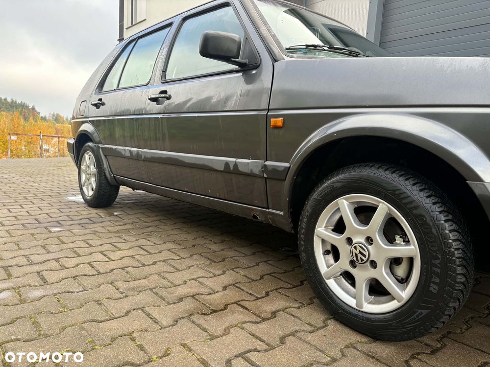 Volkswagen Golf - 6