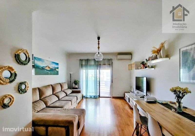 Apartamento T2 Boas áreas e Varandas - Grande imagem: 2/3
