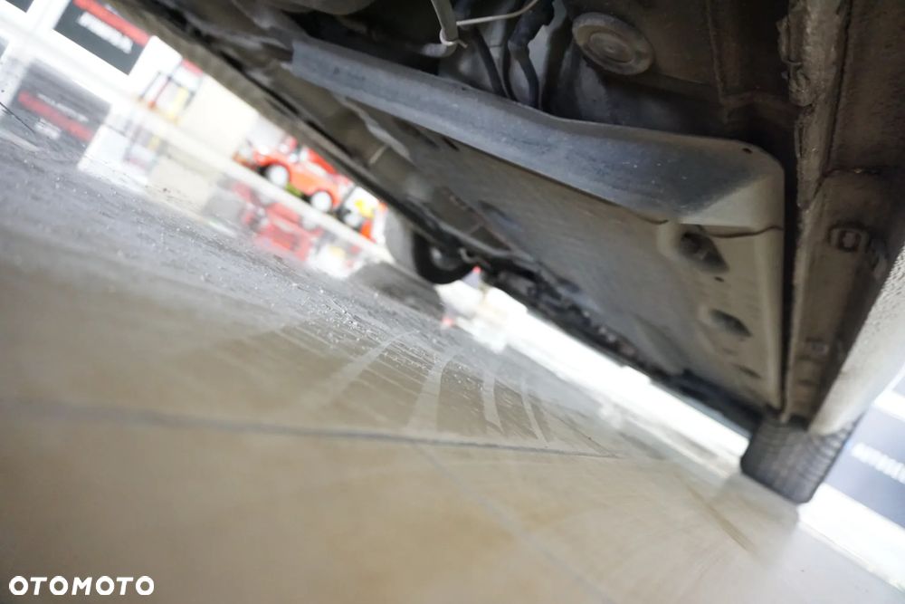 Volkswagen Golf 2.0 TDI DPF DSG Comfortline - 16