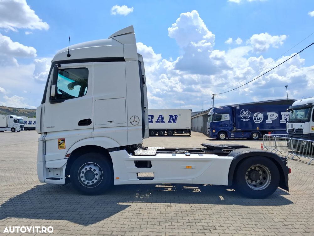 Mercedes-Benz Actros - 4