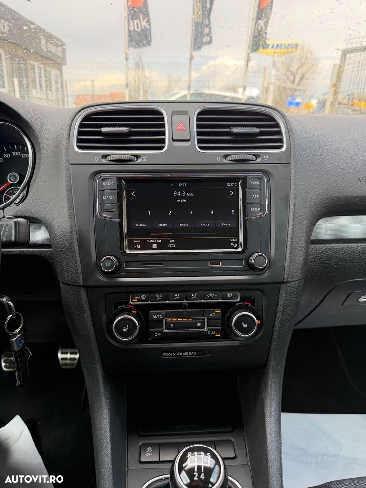 Volkswagen Golf - 28