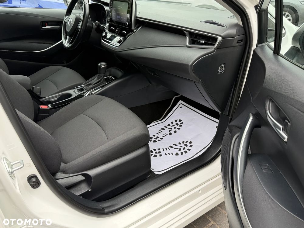 Toyota Corolla 1.8 Hybrid Comfort - 17