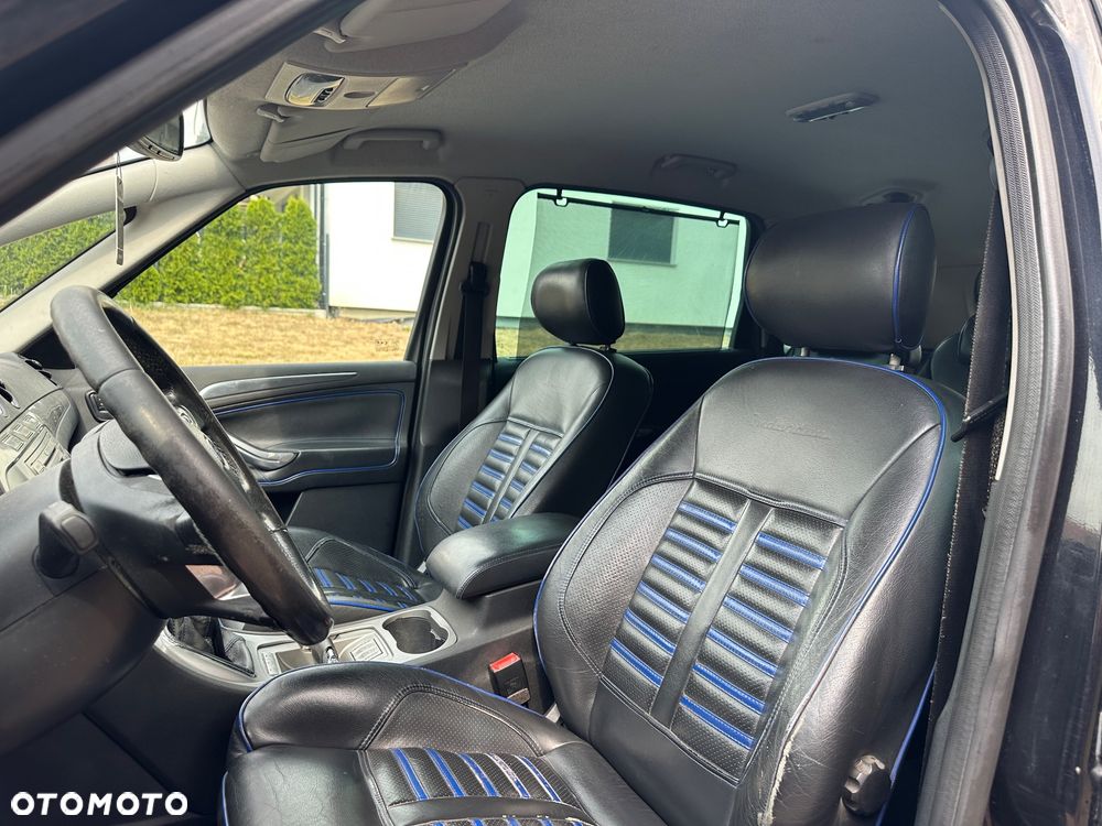 Ford S-Max - 12