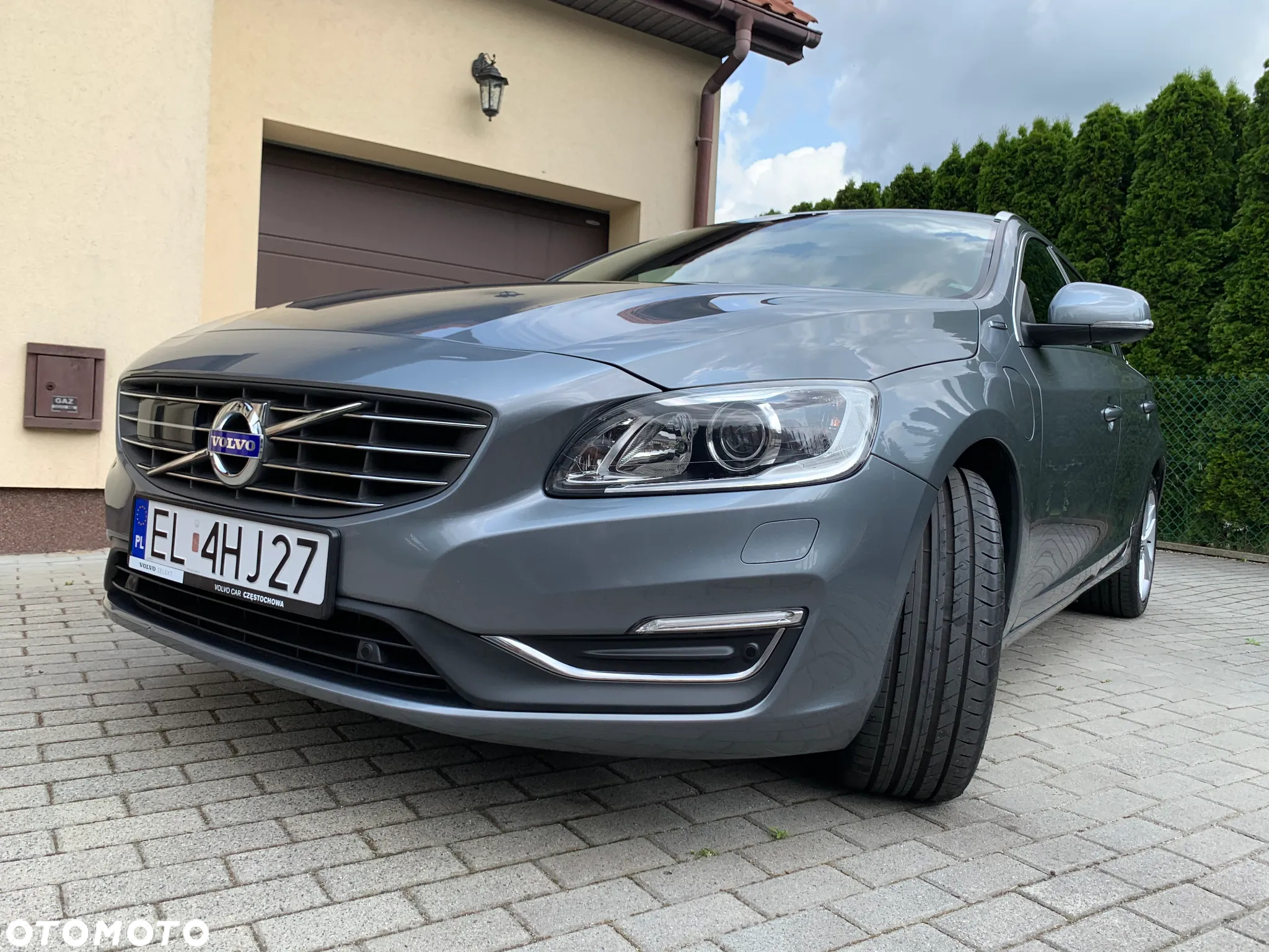Volvo V60 D6 AWD Plug-in Hybrid Summum - 3
