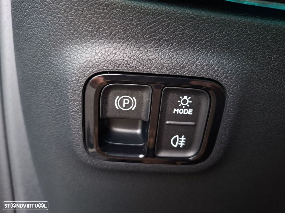 Mercedes-Benz CLA 250+ EQ - 18