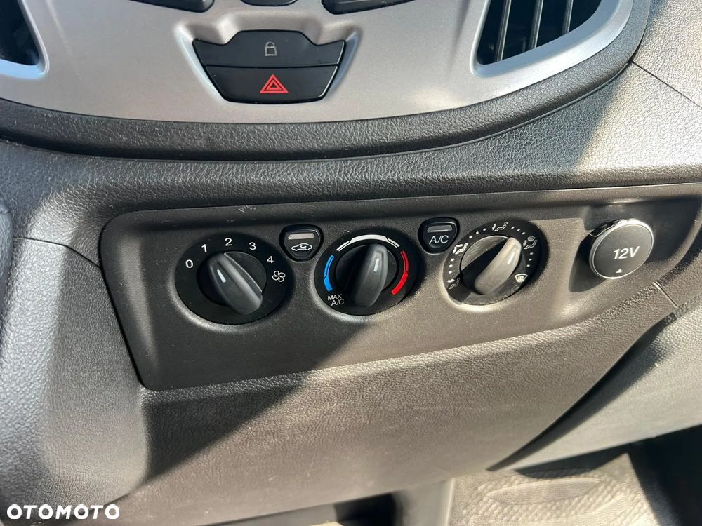 Ford Transit - 19