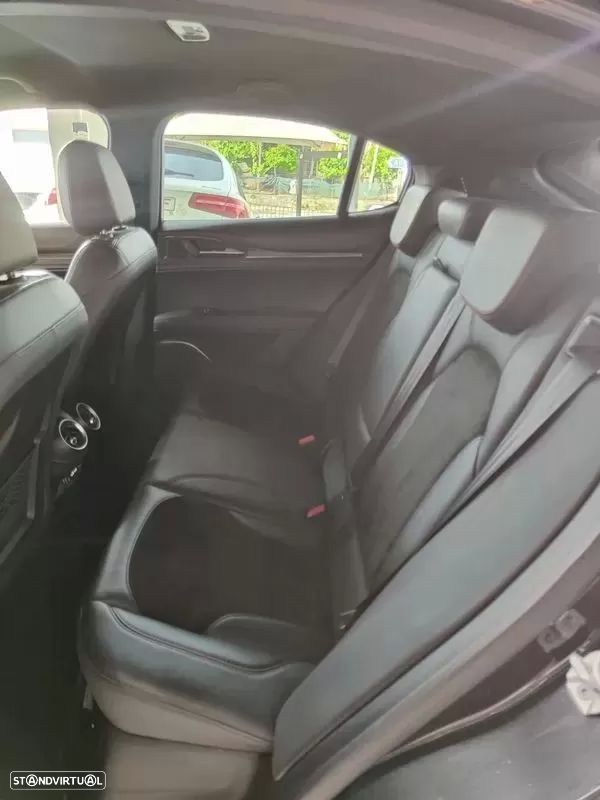 Alfa Romeo Stelvio 2.9 T Quadrifoglio AT8 Q4 - 14