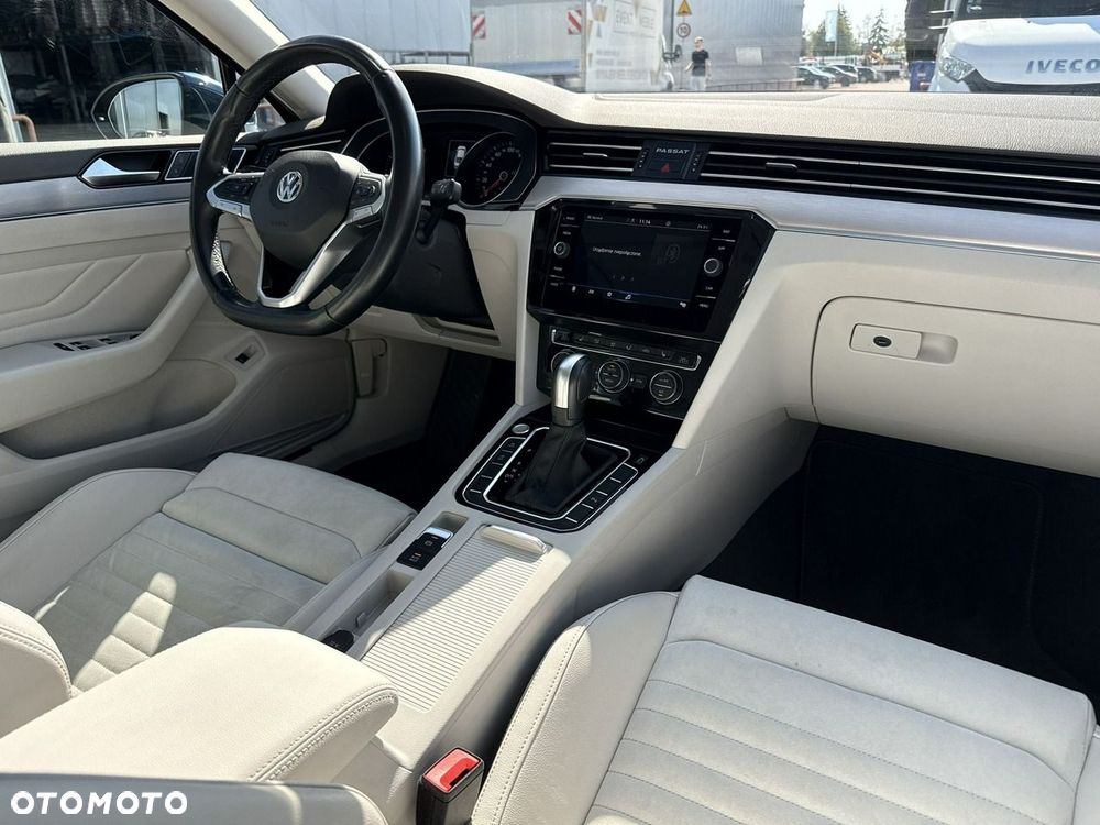 Volkswagen Passat 2.0 TSI Elegance DSG - 22