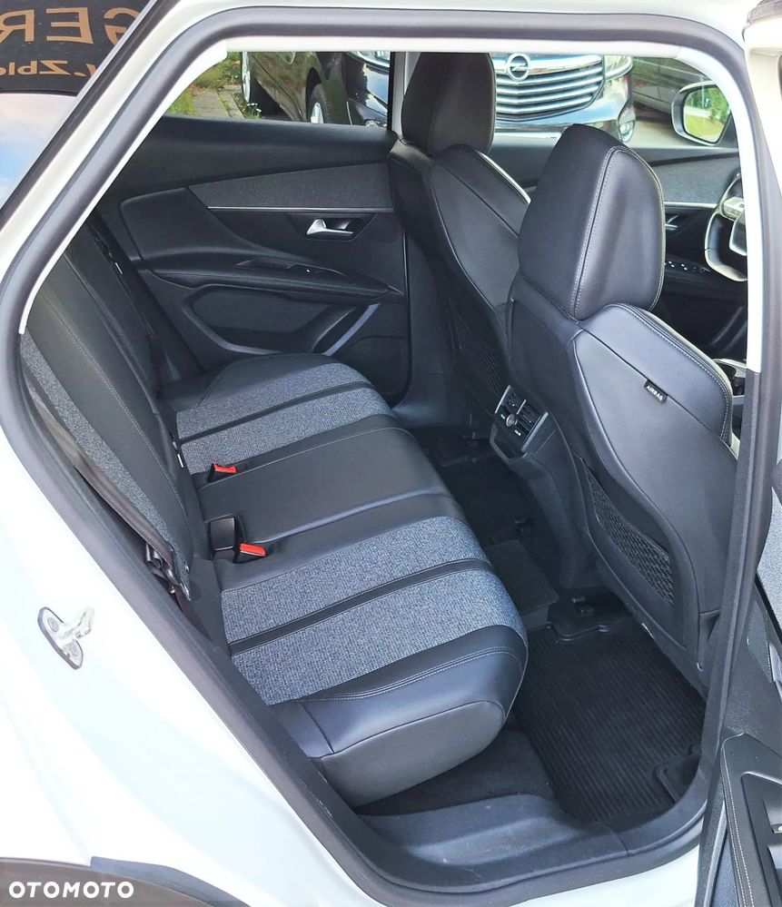 Peugeot 3008 BlueHDi 130 Stop & Start EAT8 Allure - 22