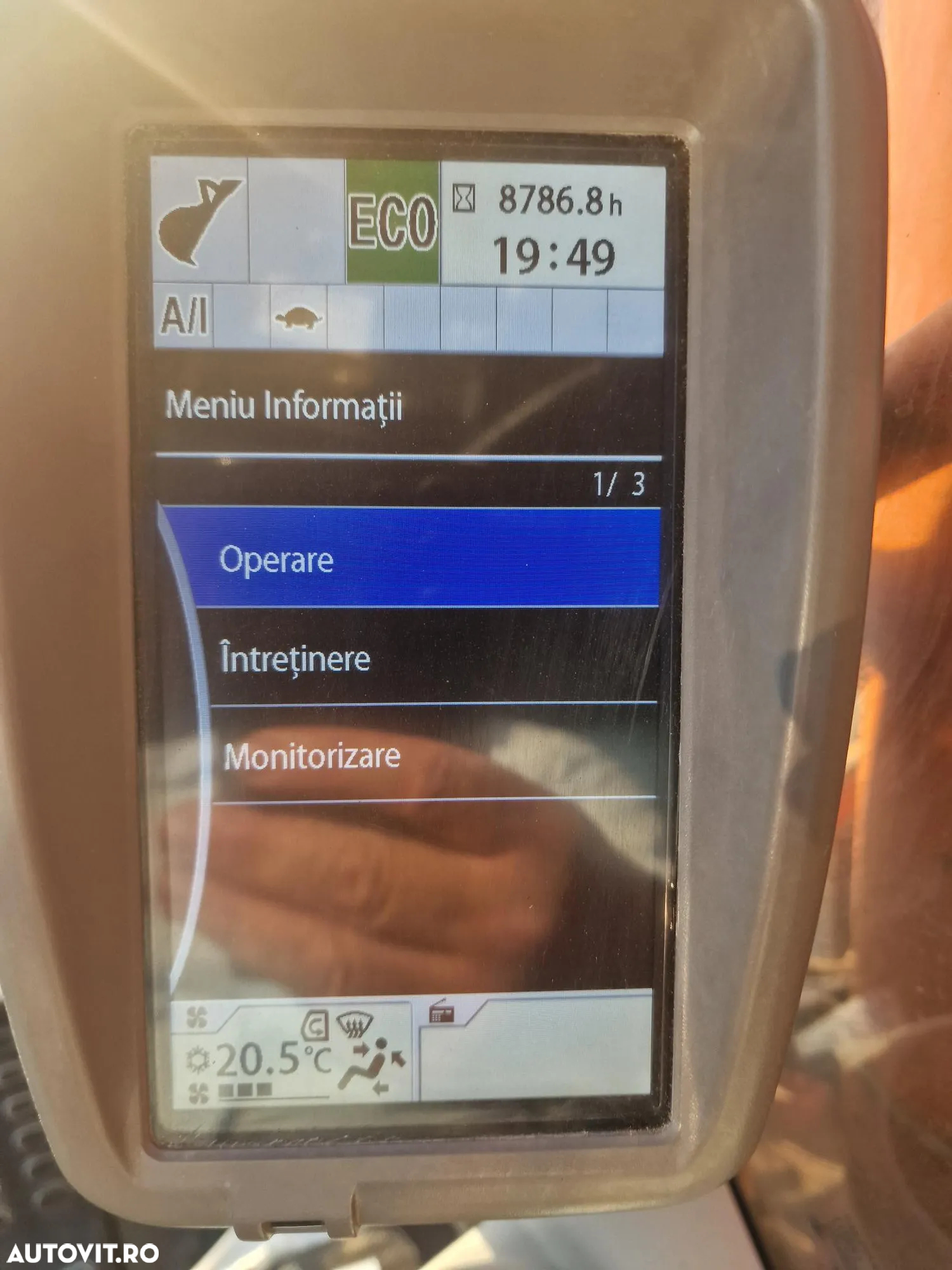 Hitachi ZX300, 32t, Cupa NOUA 1,8mc, 2018, 8.786h, Gresare automata, Inst picon, 3 pompe hidr HITACHI, Camera spate, Camere laterale, consum mediu 15l/h, Stare foarte buna, posibilitate leasing 3 ani-PROMOTIE 87.900 EUR+tva - 34