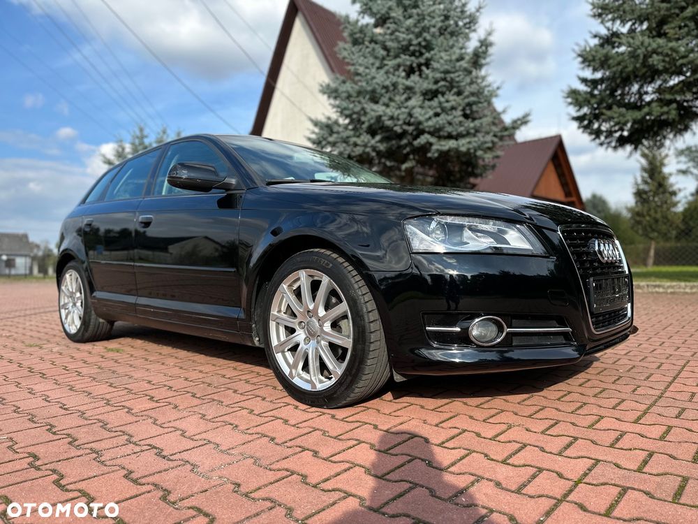 Audi A3 Sportback 1.6 TDI DPF Ambiente - 25