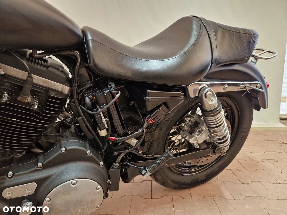Harley-Davidson Sportster Custom 1200C - 19