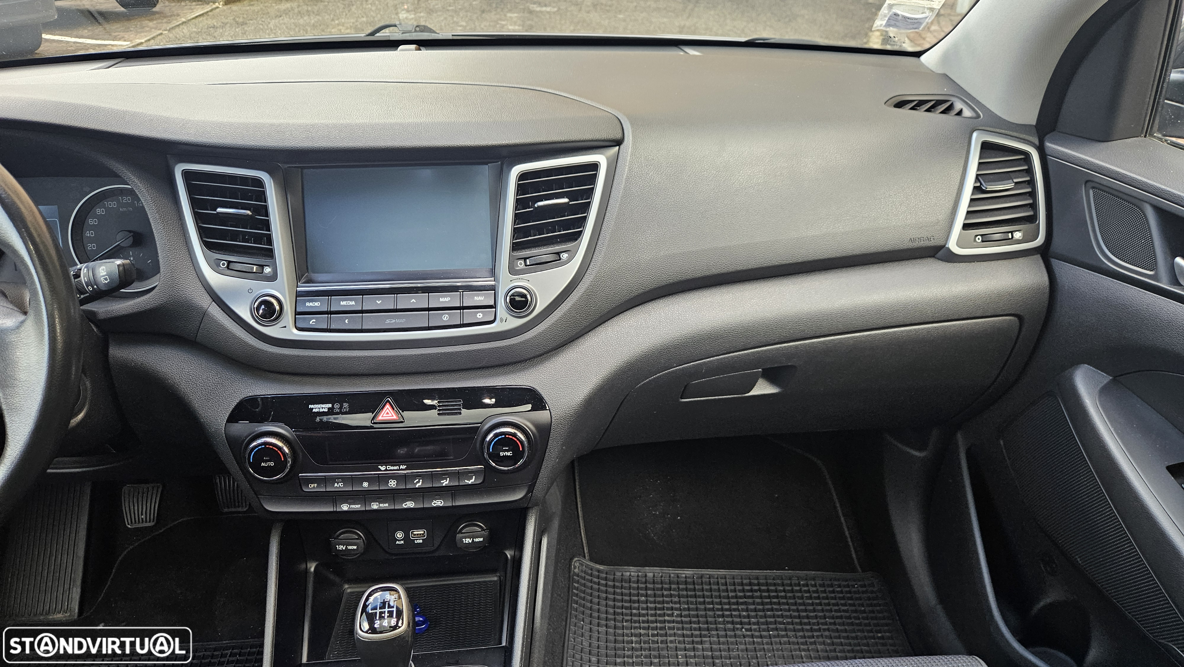 Hyundai Tucson 1.7 CRDi Premium - 17