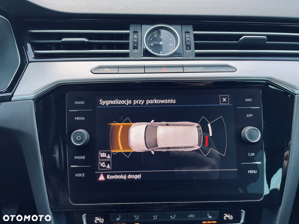 Volkswagen Passat 2.0 TDI (BlueMotion Technology) Highline - 25