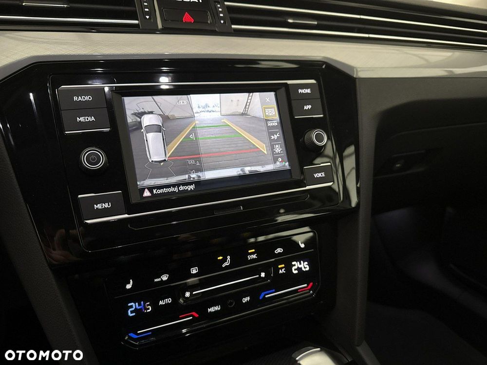 Volkswagen Passat - 27